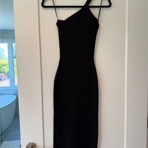 Elegant Black One-Shoulder Dress